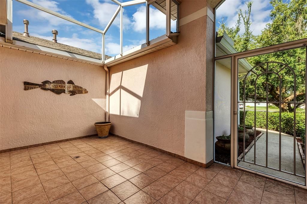 For Sale: $345,000 (3 beds, 2 baths, 1819 Square Feet)