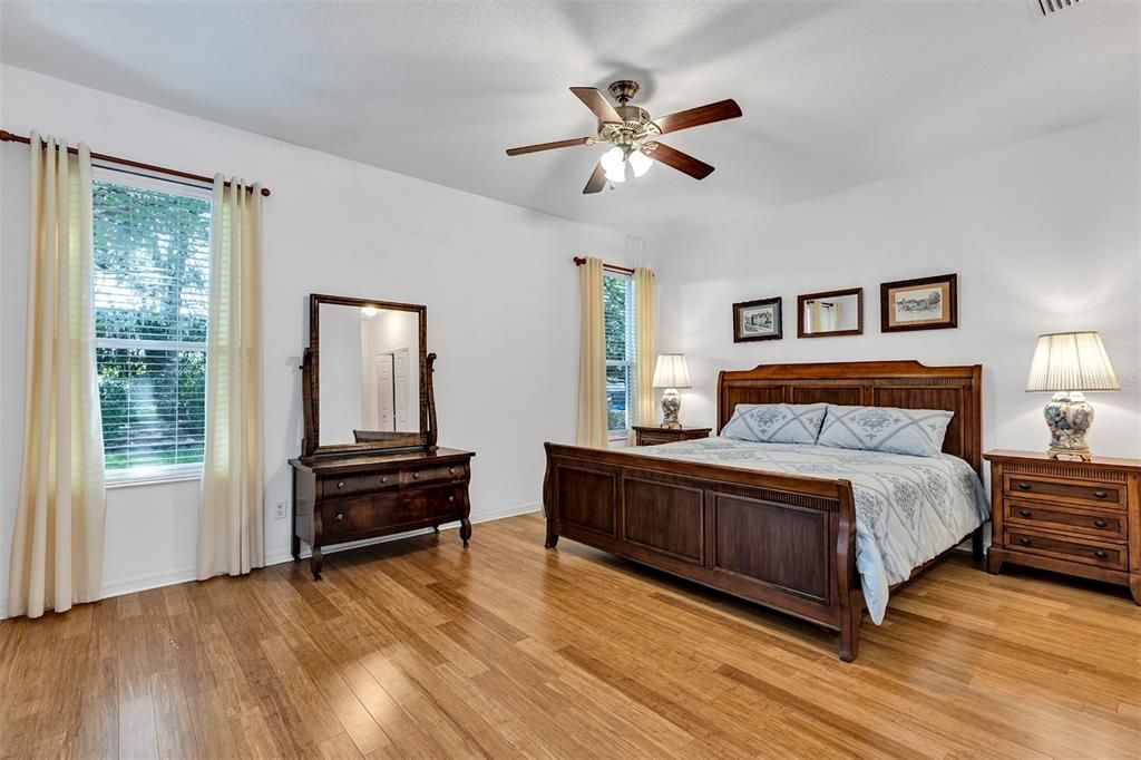 For Sale: $345,000 (3 beds, 2 baths, 1819 Square Feet)