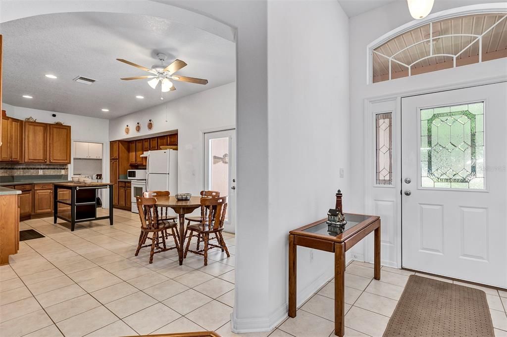 For Sale: $345,000 (3 beds, 2 baths, 1819 Square Feet)