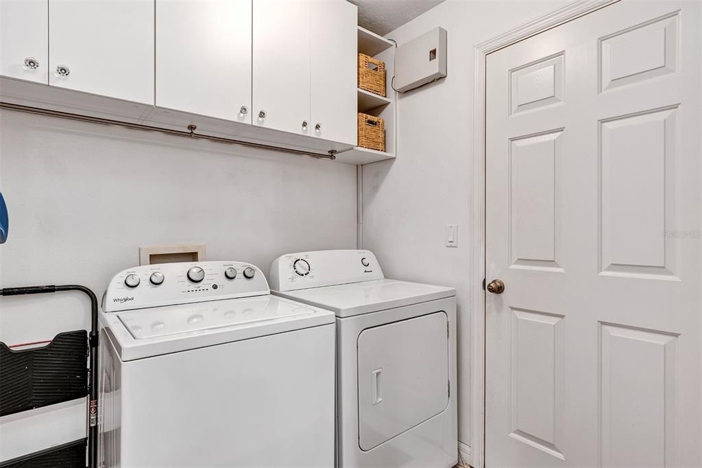 For Sale: $345,000 (3 beds, 2 baths, 1819 Square Feet)