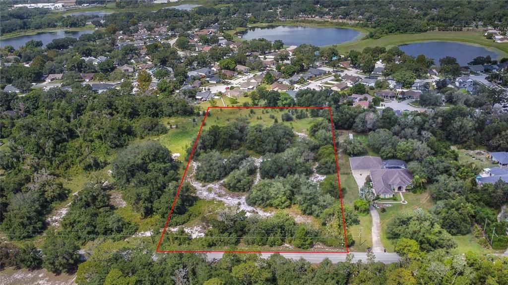 На продажу: $350,000 (4.72 acres)
