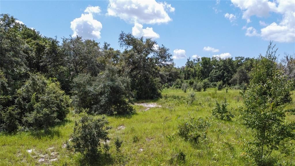 На продажу: $350,000 (4.72 acres)