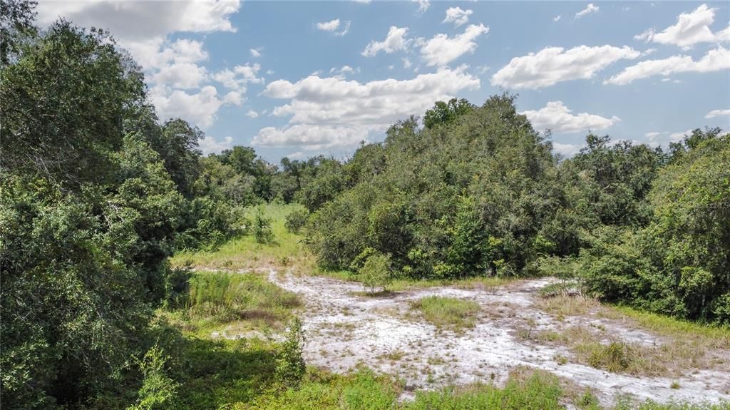 На продажу: $350,000 (4.72 acres)