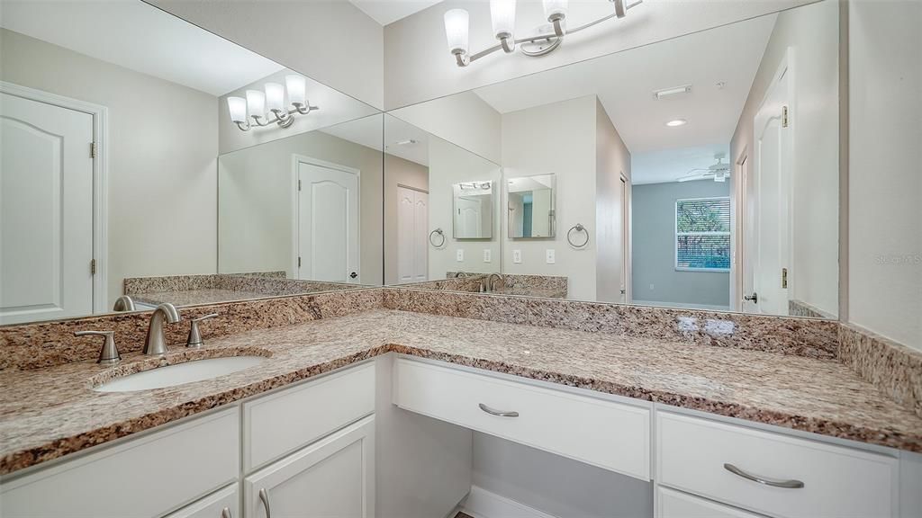 For Sale: $295,000 (2 beds, 2 baths, 1238 Square Feet)