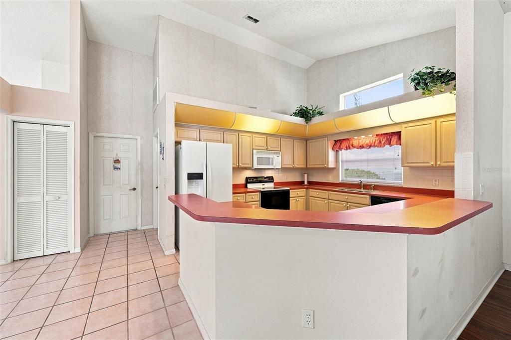 En Venta: $334,900 (2 camas, 2 baños, 1808 Pies cuadrados)