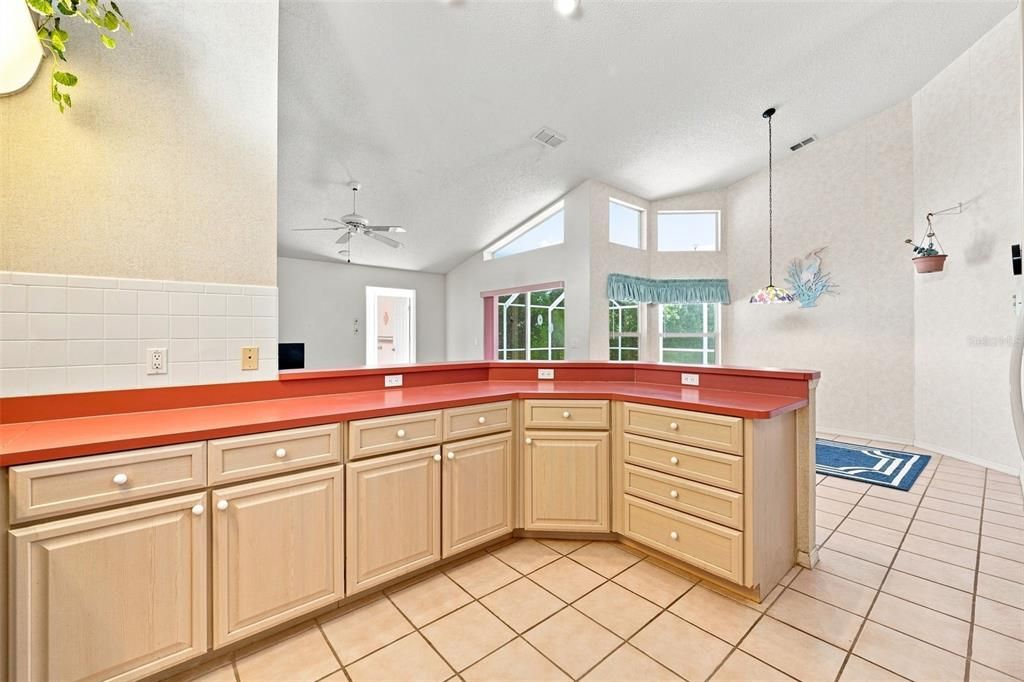 En Venta: $334,900 (2 camas, 2 baños, 1808 Pies cuadrados)