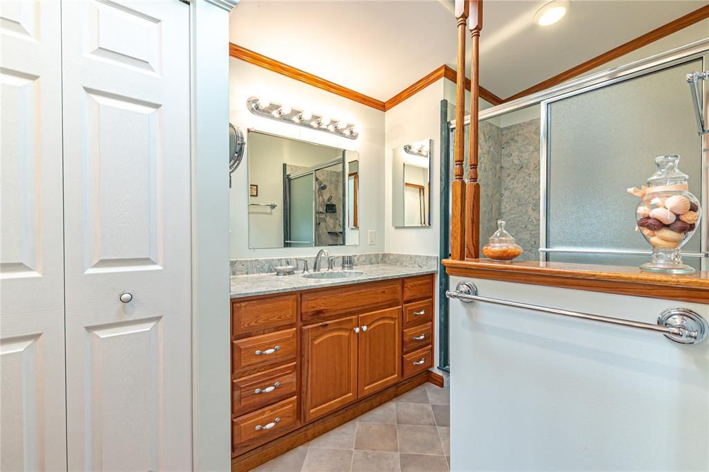 For Sale: $205,000 (2 beds, 2 baths, 1276 Square Feet)