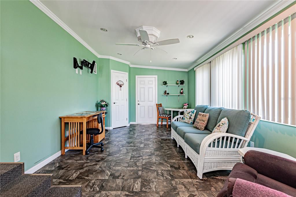 For Sale: $205,000 (2 beds, 2 baths, 1276 Square Feet)