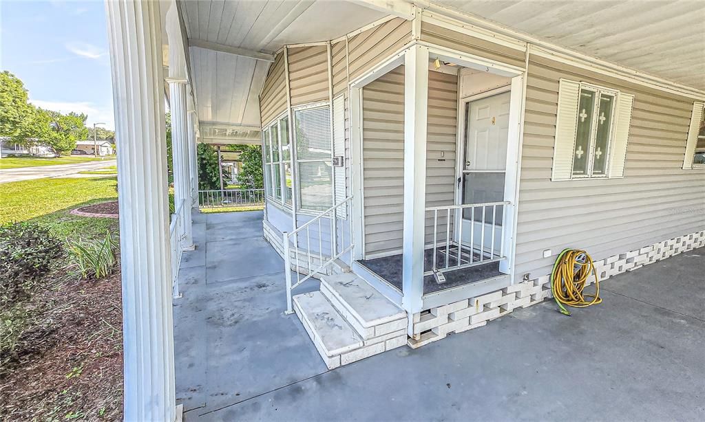 For Sale: $205,000 (2 beds, 2 baths, 1276 Square Feet)