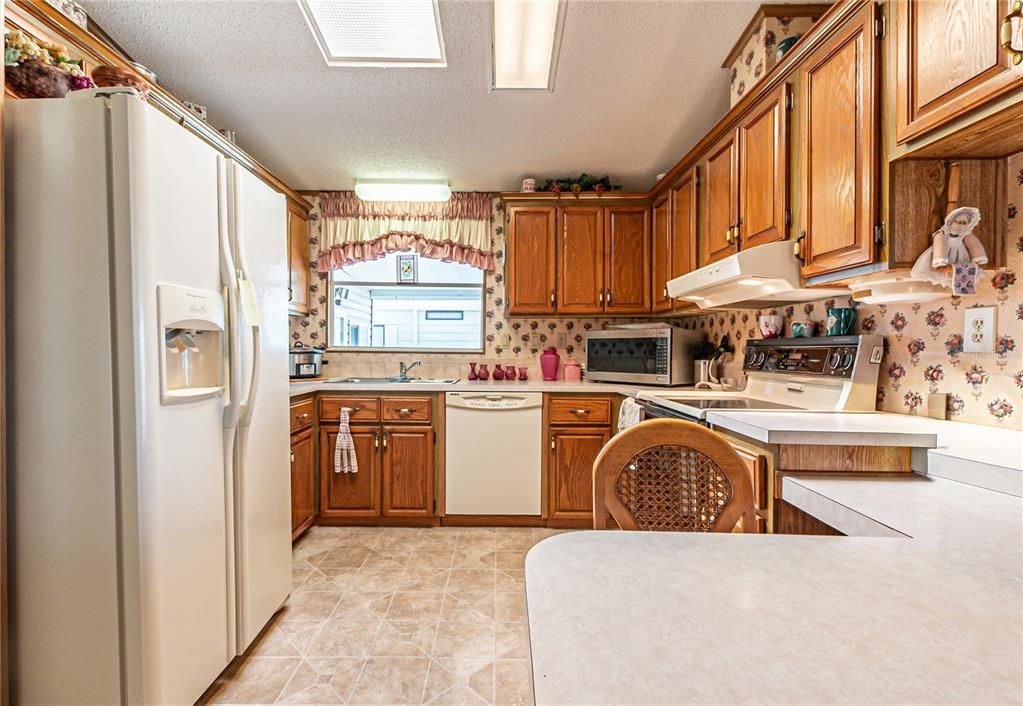 For Sale: $205,000 (2 beds, 2 baths, 1276 Square Feet)