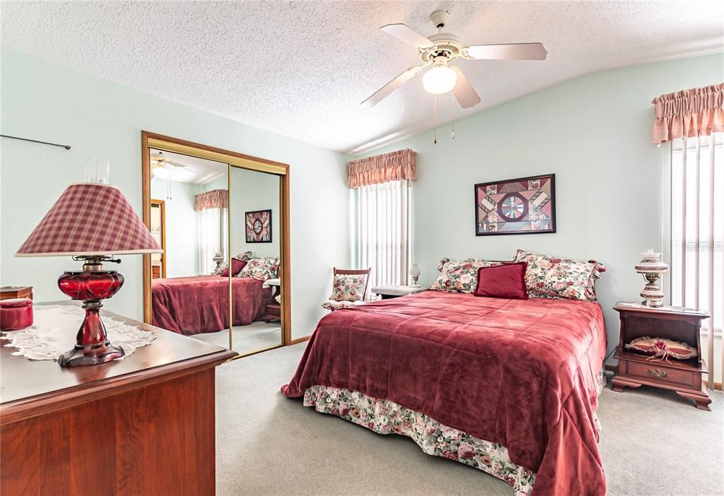 For Sale: $205,000 (2 beds, 2 baths, 1276 Square Feet)