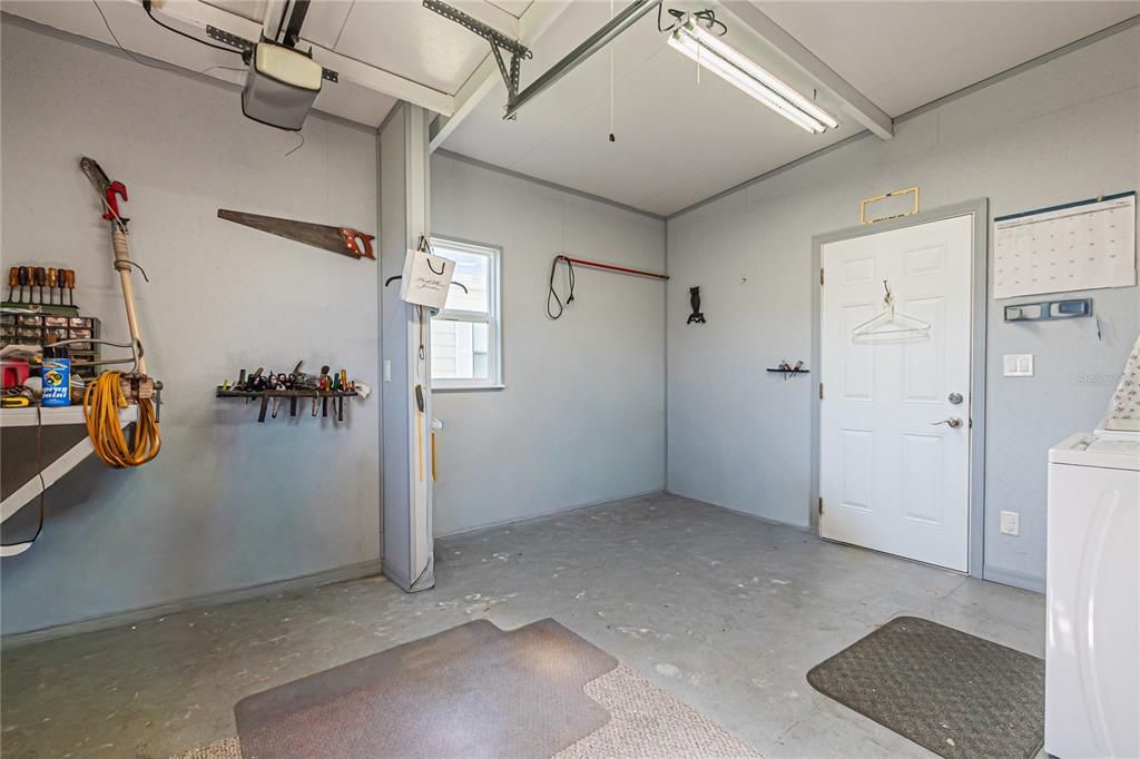 For Sale: $205,000 (2 beds, 2 baths, 1276 Square Feet)