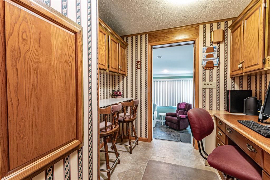 For Sale: $205,000 (2 beds, 2 baths, 1276 Square Feet)