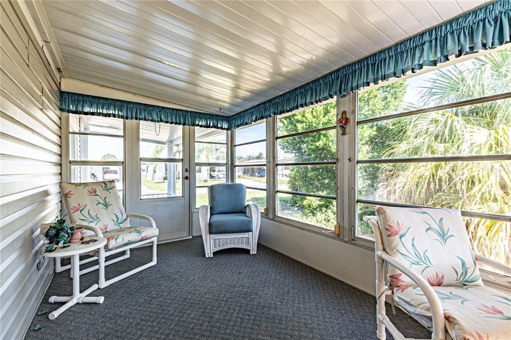 For Sale: $205,000 (2 beds, 2 baths, 1276 Square Feet)