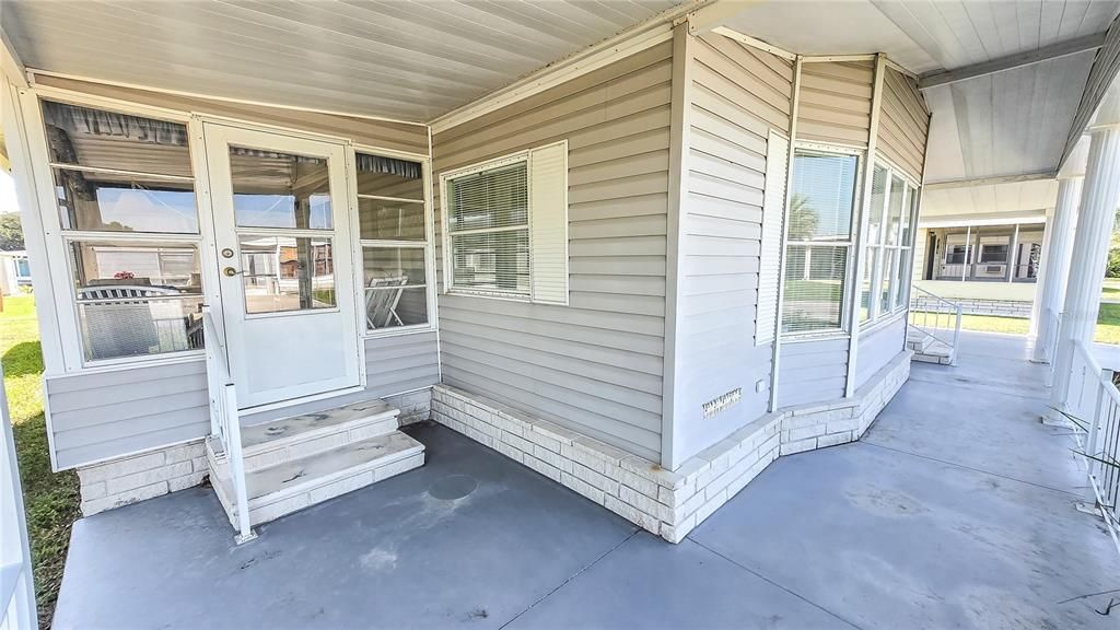 For Sale: $205,000 (2 beds, 2 baths, 1276 Square Feet)