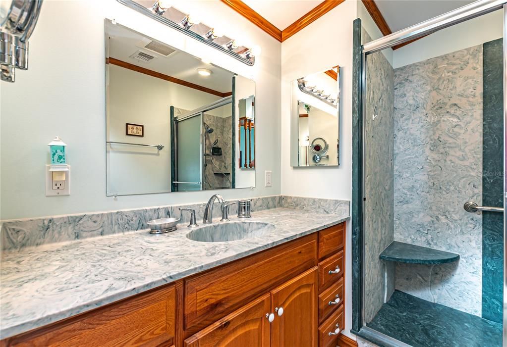 For Sale: $205,000 (2 beds, 2 baths, 1276 Square Feet)