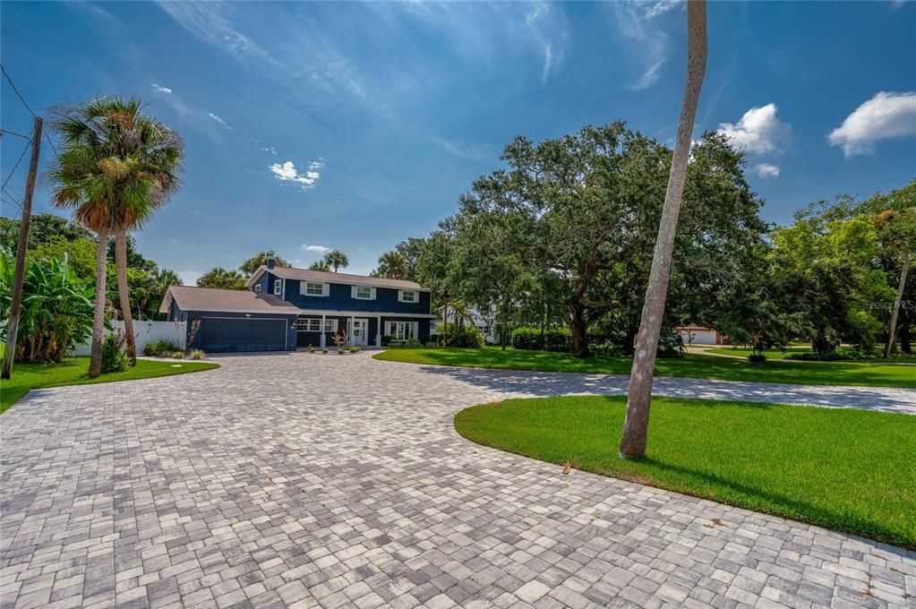 For Sale: $1,099,000 (5 beds, 4 baths, 3112 Square Feet)