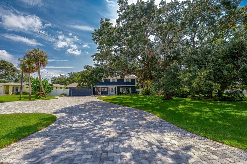 For Sale: $1,099,000 (5 beds, 4 baths, 3112 Square Feet)