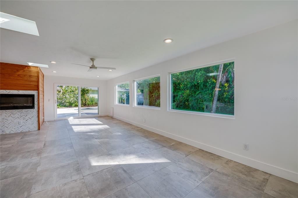 For Sale: $1,099,000 (5 beds, 4 baths, 3112 Square Feet)