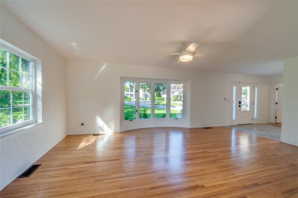 For Sale: $1,099,000 (5 beds, 4 baths, 3112 Square Feet)