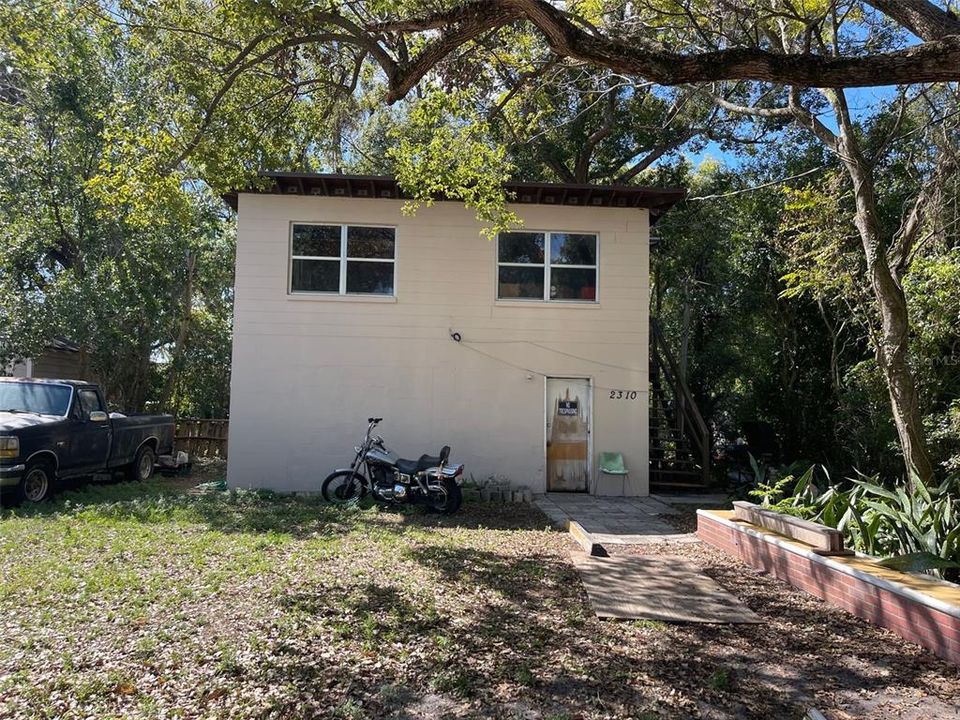 Active With Contract: $950,000 (6 beds, 0 baths, 2346 Square Feet)