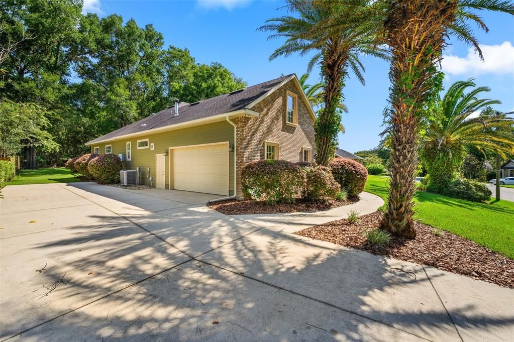 For Sale: $449,900 (3 beds, 2 baths, 2250 Square Feet)