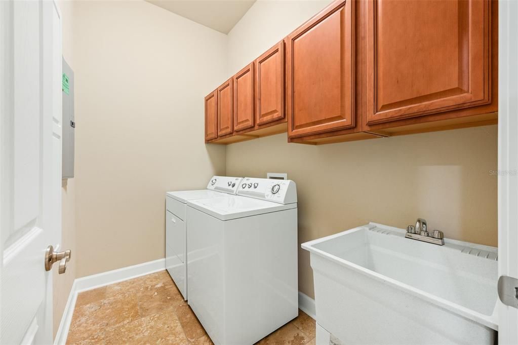 For Sale: $449,900 (3 beds, 2 baths, 2250 Square Feet)