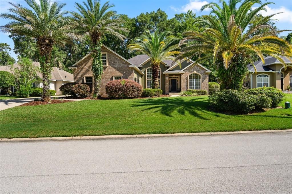 For Sale: $449,900 (3 beds, 2 baths, 2250 Square Feet)