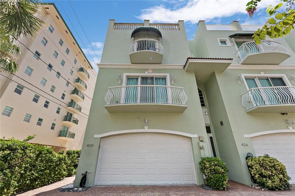 En Venta: $1,370,000 (3 camas, 3 baños, 2389 Pies cuadrados)