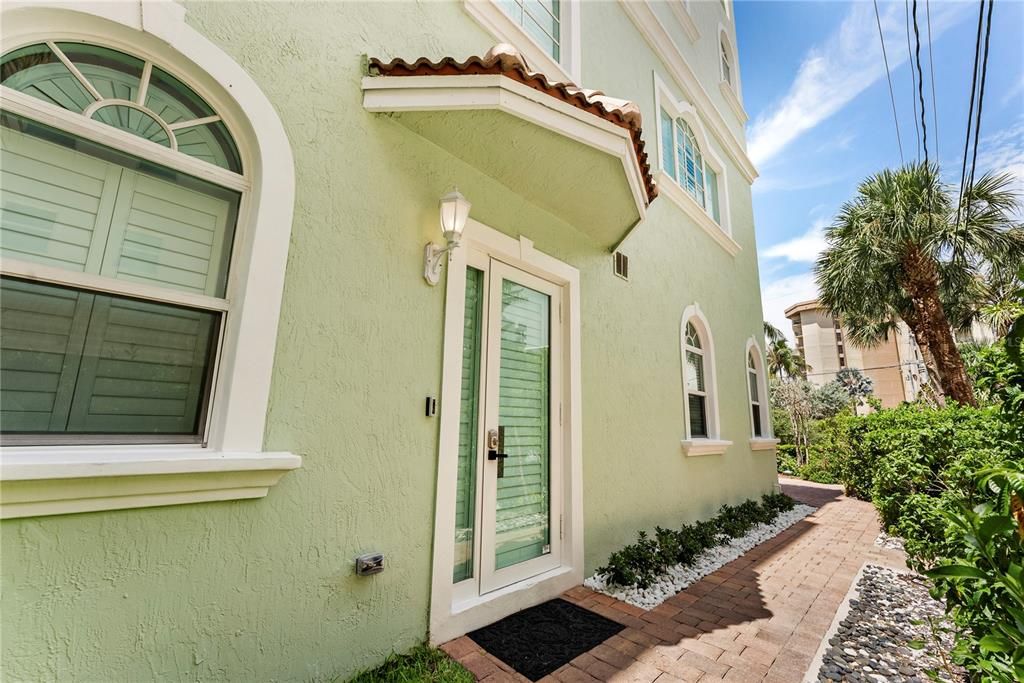 En Venta: $1,370,000 (3 camas, 3 baños, 2389 Pies cuadrados)