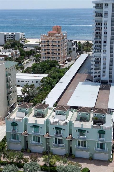 En Venta: $1,370,000 (3 camas, 3 baños, 2389 Pies cuadrados)