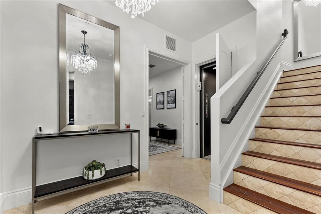 En Venta: $1,370,000 (3 camas, 3 baños, 2389 Pies cuadrados)