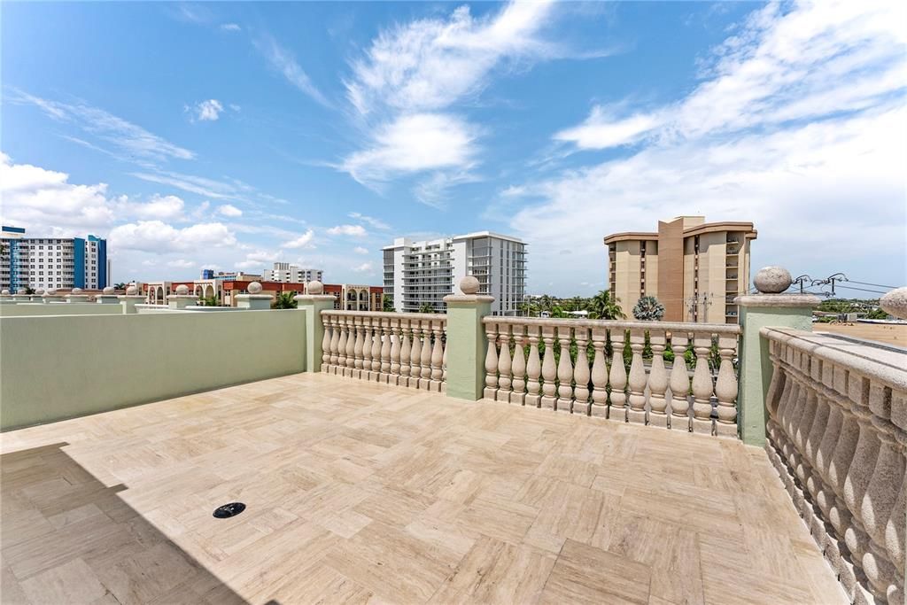 En Venta: $1,370,000 (3 camas, 3 baños, 2389 Pies cuadrados)