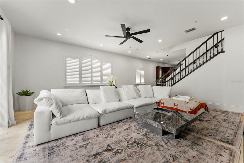 En Venta: $1,370,000 (3 camas, 3 baños, 2389 Pies cuadrados)