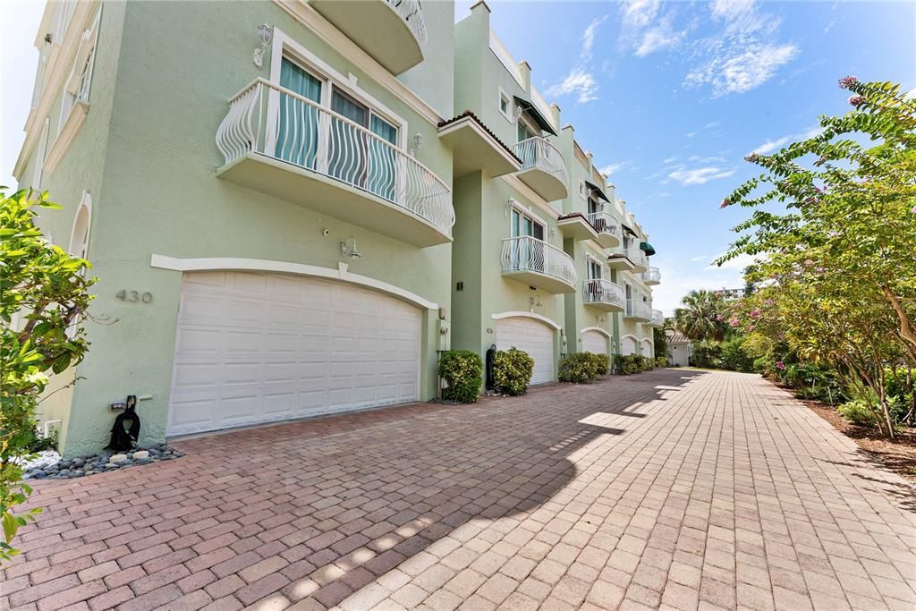 En Venta: $1,370,000 (3 camas, 3 baños, 2389 Pies cuadrados)