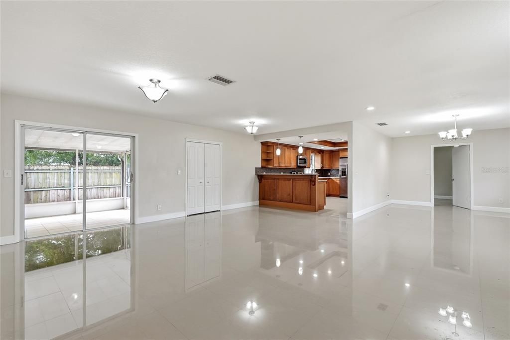 For Rent: $2,600 (4 beds, 2 baths, 1809 Square Feet)