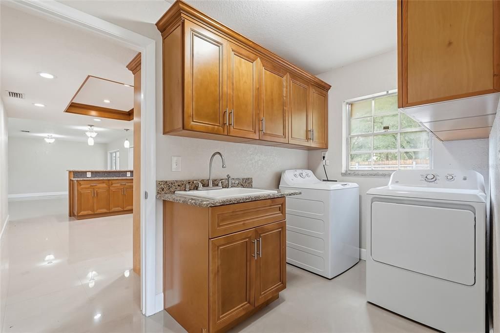For Rent: $2,600 (4 beds, 2 baths, 1809 Square Feet)
