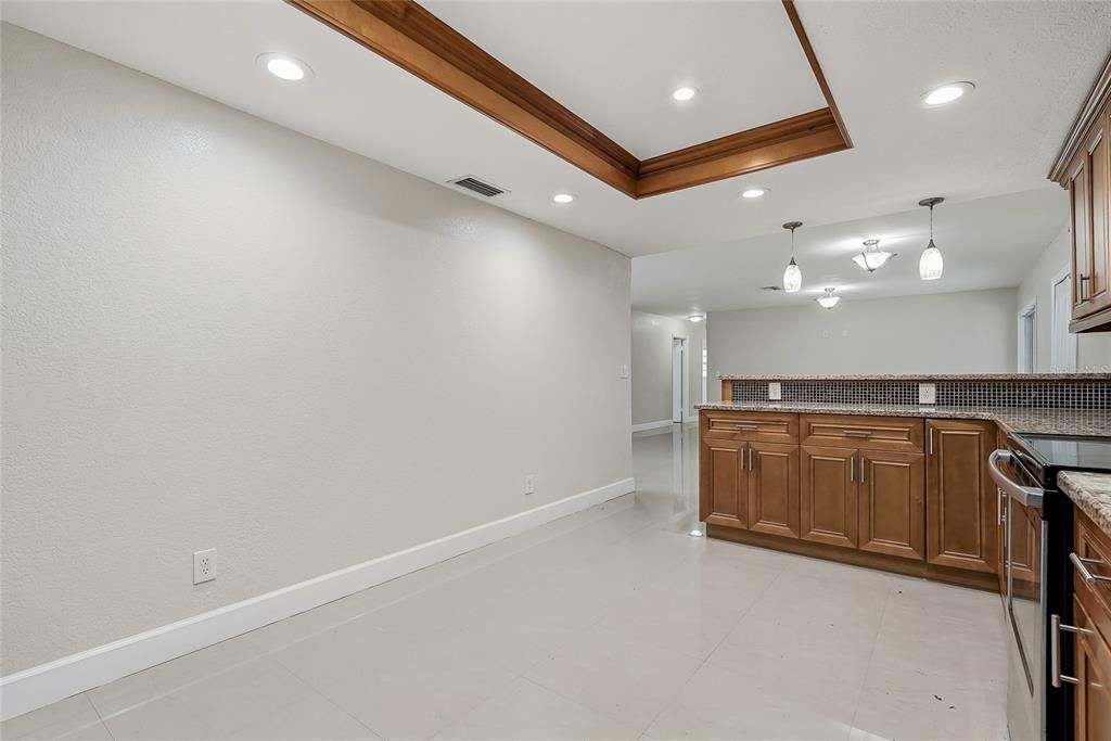 For Rent: $2,600 (4 beds, 2 baths, 1809 Square Feet)