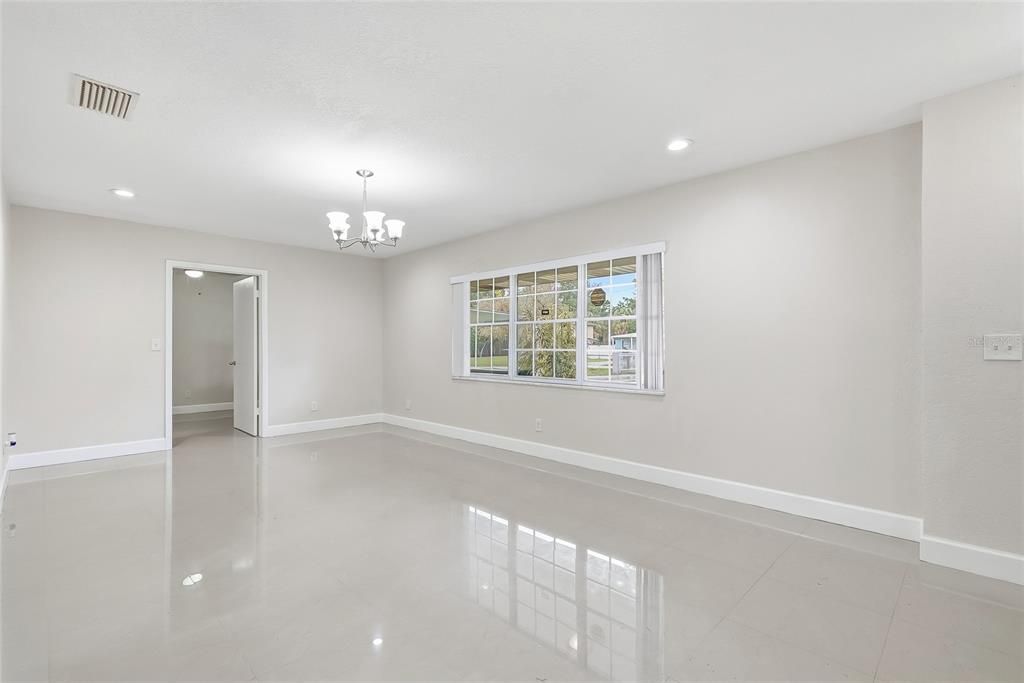 For Rent: $2,600 (4 beds, 2 baths, 1809 Square Feet)