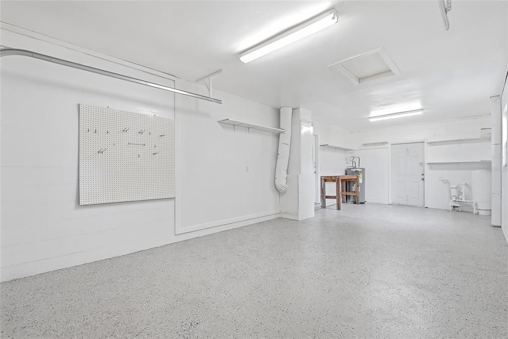 For Rent: $2,600 (4 beds, 2 baths, 1809 Square Feet)