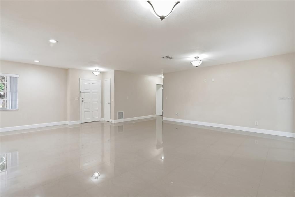 For Rent: $2,600 (4 beds, 2 baths, 1809 Square Feet)