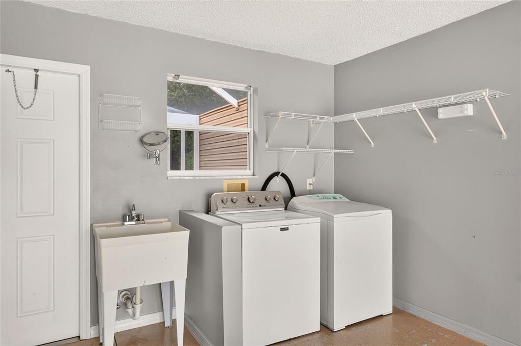 Activo con contrato: $250,000 (2 camas, 2 baños, 1148 Pies cuadrados)
