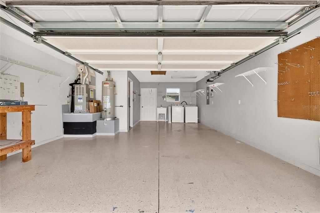 Activo con contrato: $250,000 (2 camas, 2 baños, 1148 Pies cuadrados)