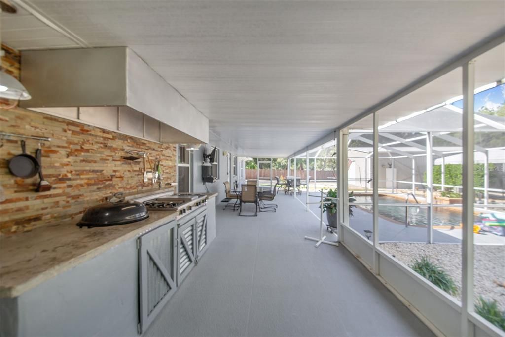 For Sale: $525,000 (4 beds, 3 baths, 2083 Square Feet)
