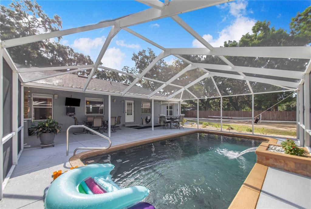 For Sale: $525,000 (4 beds, 3 baths, 2083 Square Feet)