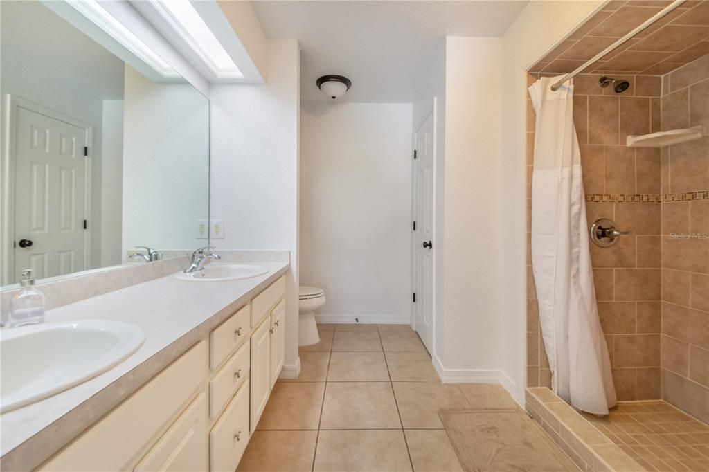 For Sale: $525,000 (4 beds, 3 baths, 2083 Square Feet)