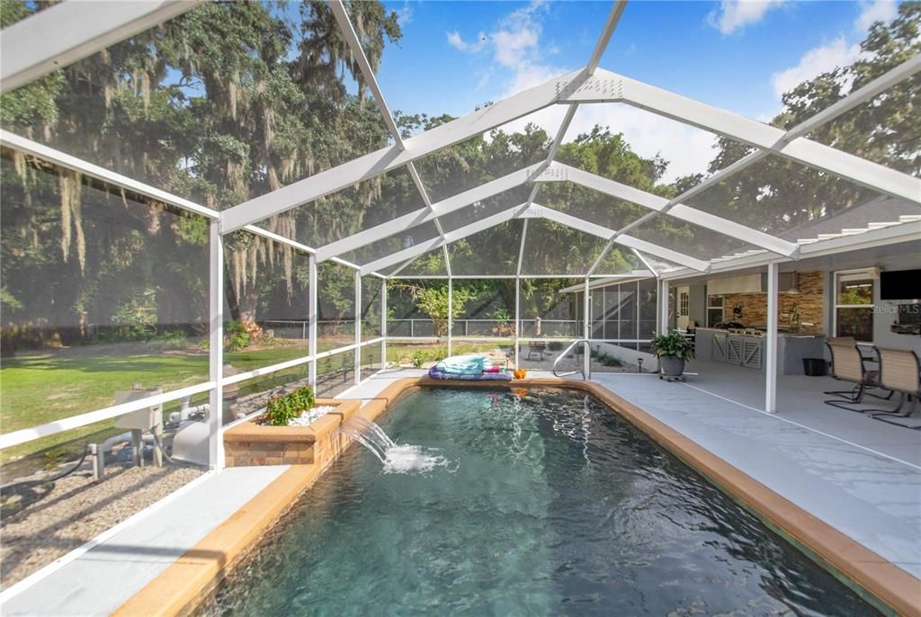 For Sale: $525,000 (4 beds, 3 baths, 2083 Square Feet)