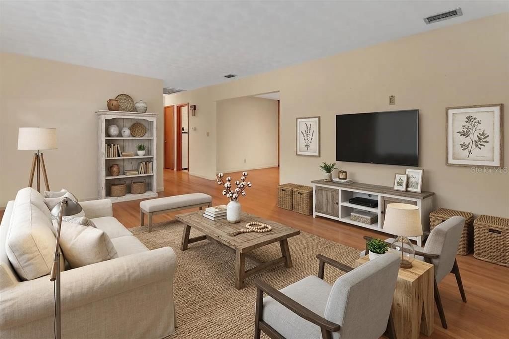 En Venta: $494,000 (4 camas, 2 baños, 2598 Pies cuadrados)