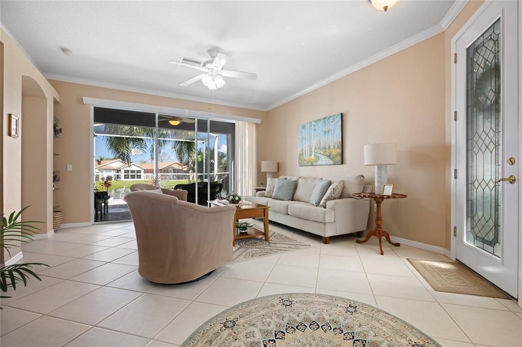For Sale: $319,900 (2 beds, 2 baths, 1455 Square Feet)