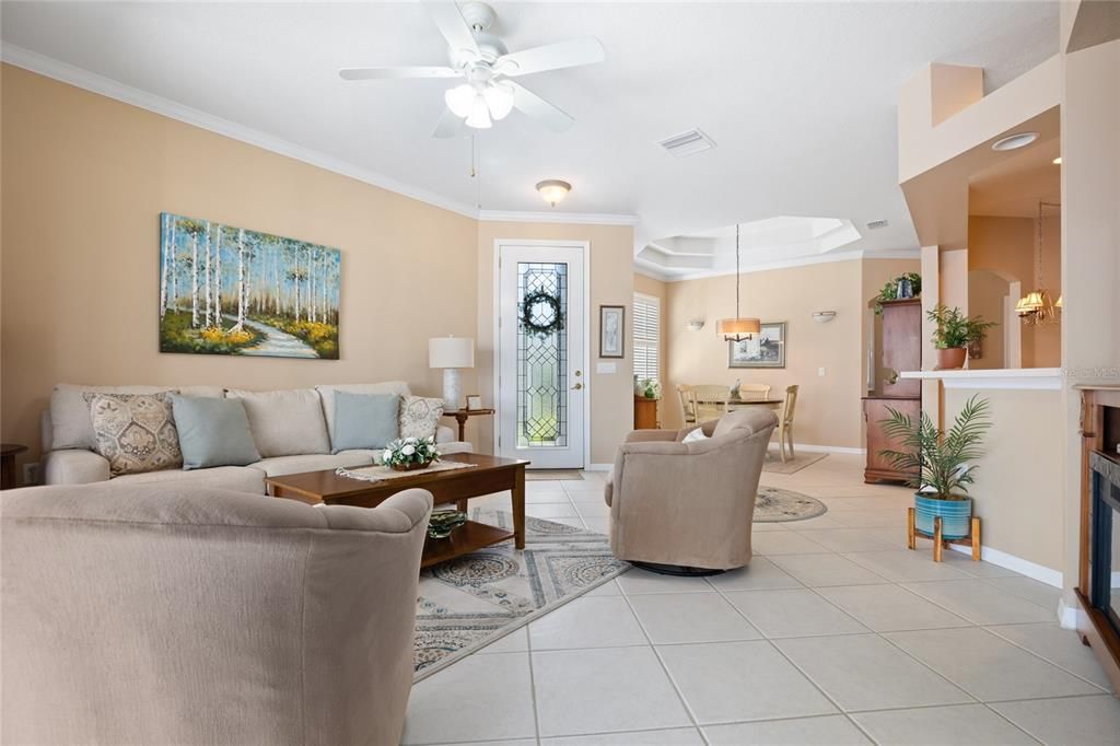 For Sale: $319,900 (2 beds, 2 baths, 1455 Square Feet)